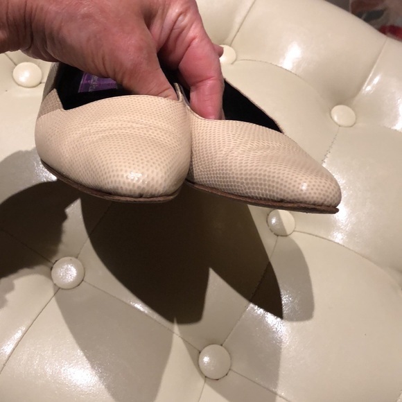 Phyllis Poland Genuine Italian leather low heel size 7.5 - Picture 3 of 11